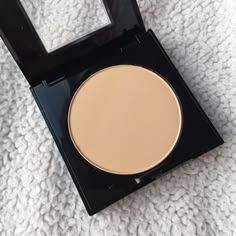 Maybelline New York Fit Me Matte + Poreless Pressed Powder, Lightweight - Buff Beige 130