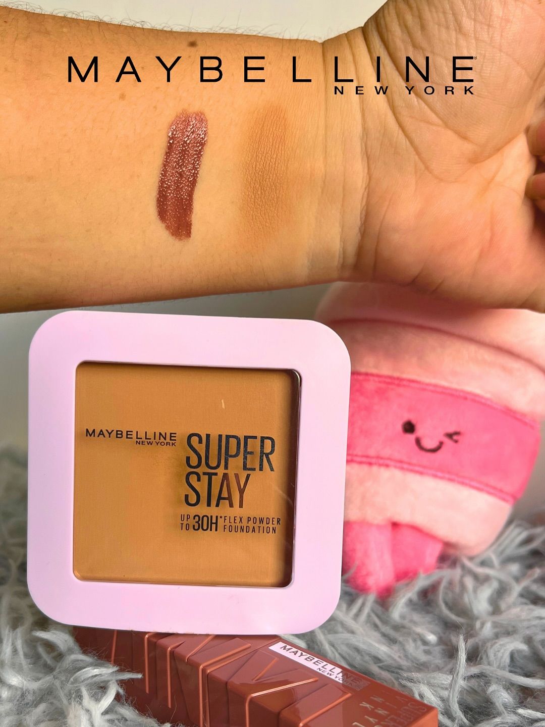 Maybelline New York Super Stay Flex Powder Foundation Compact, 120, Full Coverage, 30H Full Coverage, Perfect for Oily Skin, Waterproof & Sweatproof, 9g